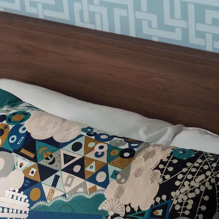 Hotel Lhotel - Face Au Chateau - Boutique Et Seminaires