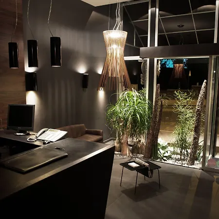 Hotel Lhotel - Face Au Chateau - Boutique Et Seminaires