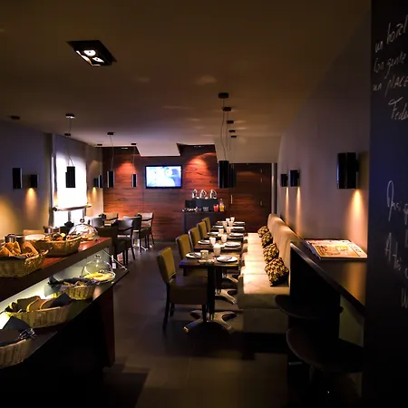 Hotel Lhotel - Face Au Chateau - Boutique Et Seminaires