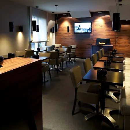 Lhotel - Face Au Chateau - Boutique Et Seminaires Hotel 3*