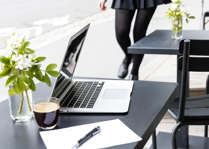 L'hôtel - Face Au Château 3* Nantes